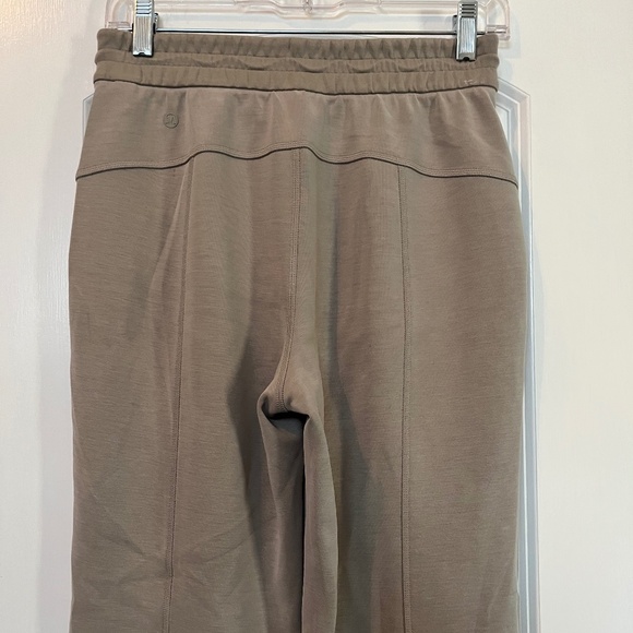 Lululemon Women’s Softstreme High-Rise Pant *Short - Riverstone - Size 4 - Picture 8 of 11